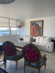 Aluguel de apartamento no Majorca Towers 1006