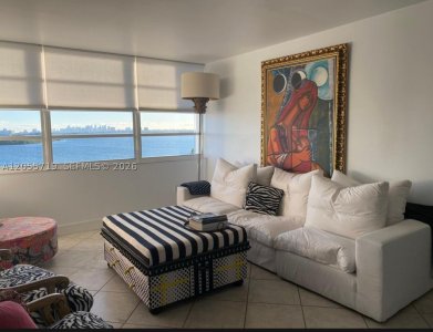 Aluguel de apartamento no Majorca Towers 1006