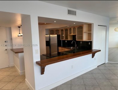 Aluguel de apartamento no Majorca Towers 1006
