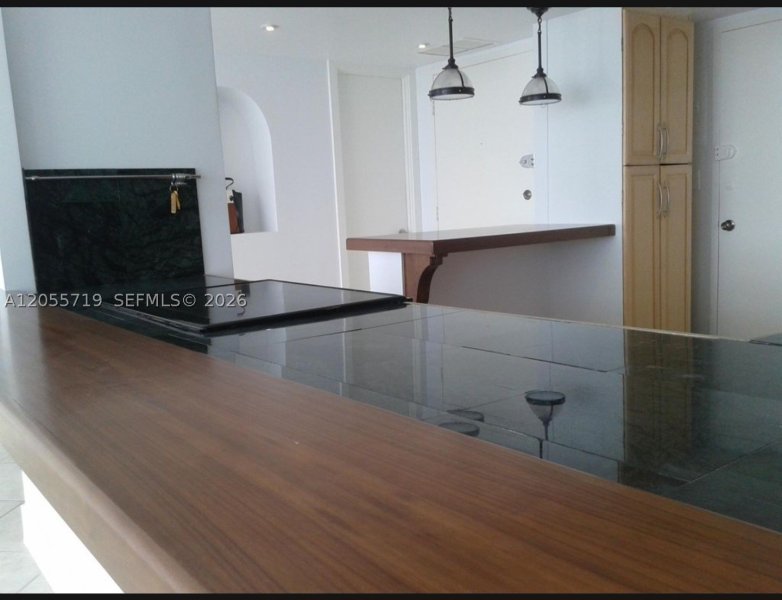 Apartment for rent at Majorca Towers 1006