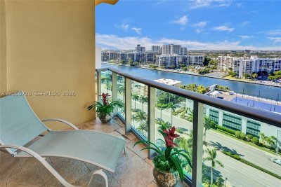Comprar apartamento en The Wave Condo 1628