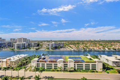 Comprar apartamento en The Wave Condo 1628