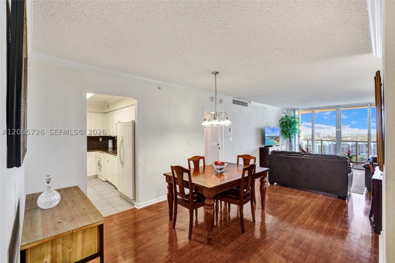 Condo for sale at The Wave Condo 1628