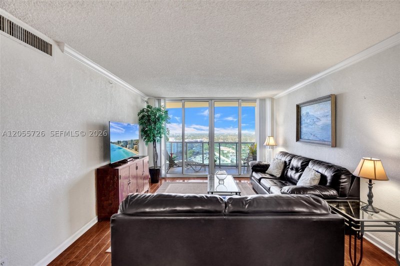 Condo for sale at The Wave Condo 1628