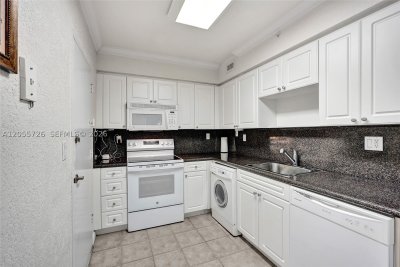 Comprar apartamento en The Wave Condo 1628