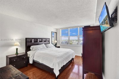 Comprar apartamento no The Wave Condo 1628