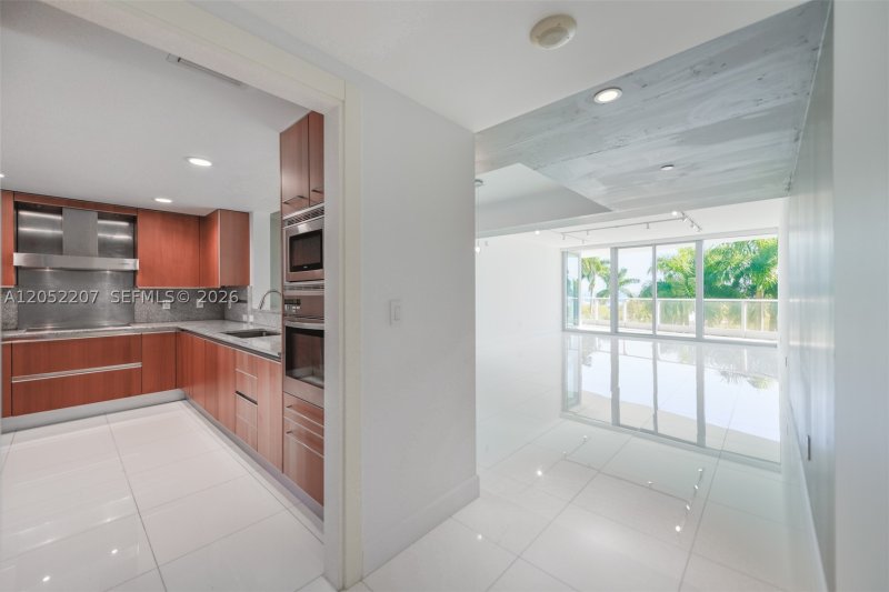 Apartment for rent at Grovenor House 604