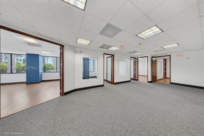 Comprar apartamento no The Club At Brickell Bay 1270-A-D