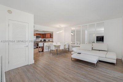 Alquiler de apartamento en Roney Palace 1528