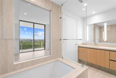 Comprar apartamento en One Park Tower by Turnberry 1604