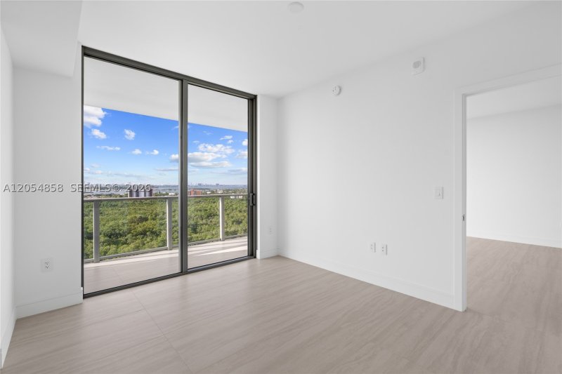 Condo for sale at One Park Tower by Turnberry 1604