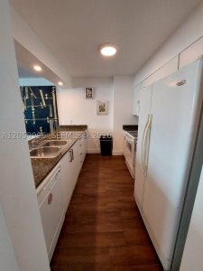 Comprar apartamento no The Club At Brickell Bay 3708