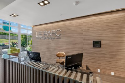 Comprar apartamento no Le Parc at Brickell 413