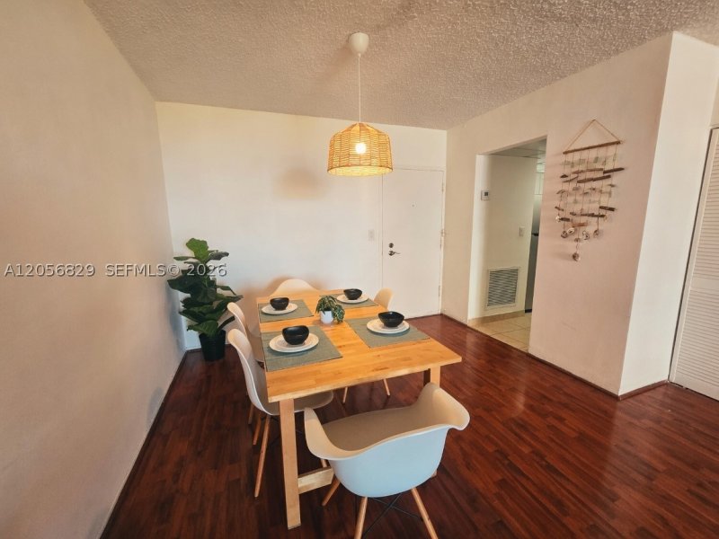 Apartment for rent at South Bay Club 722