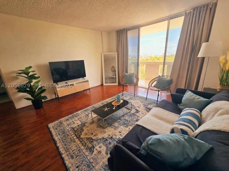 Apartment for rent at South Bay Club 722