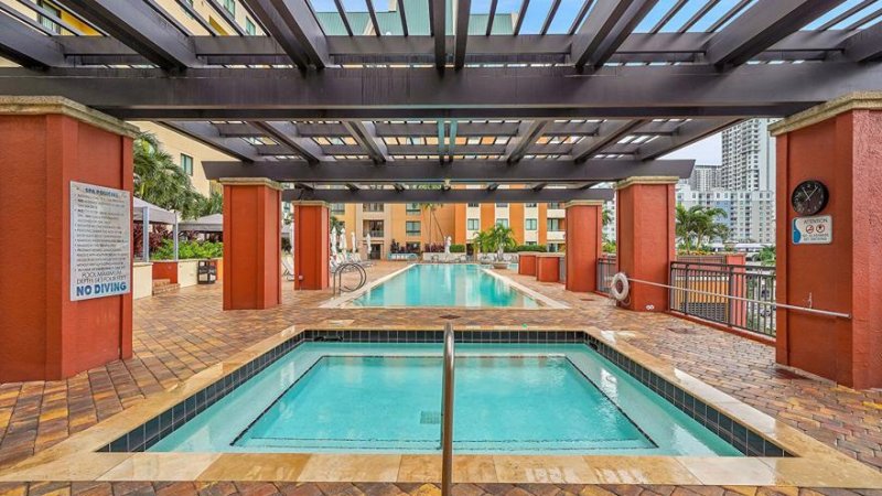 Condo for sale at Waverly Las Olas 501