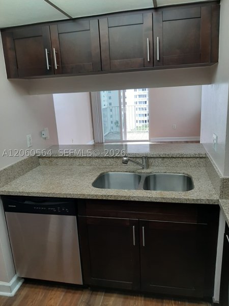 Apartment for rent at Madison Miami E-1001