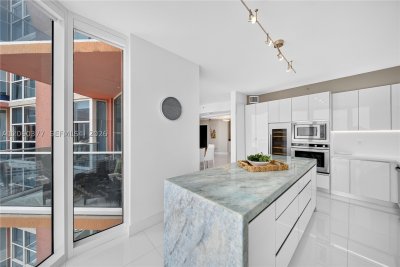 Comprar apartamento en Portofino Tower 2104