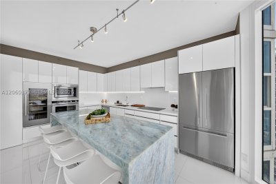 Comprar apartamento en Portofino Tower 2104