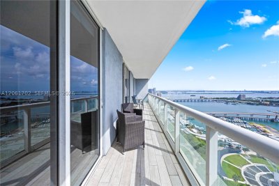 Comprar apartamento no 50 Biscayne 4706