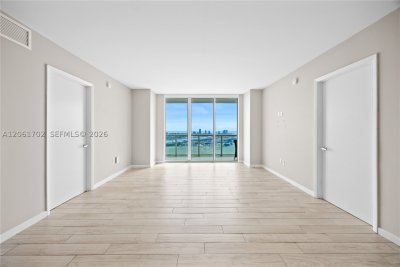 Comprar apartamento no 50 Biscayne 4706