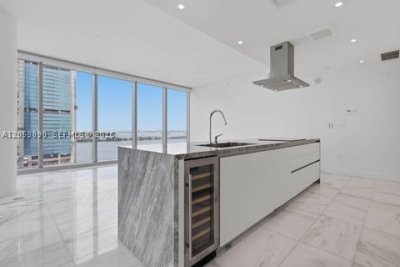 Comprar apartamento no Missoni Baia 1506