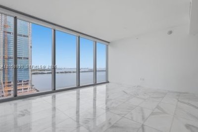 Comprar apartamento no Missoni Baia 1506