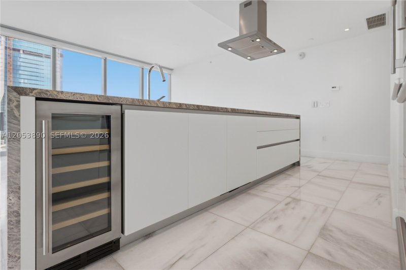 Comprar apartamento no Missoni Baia 1506