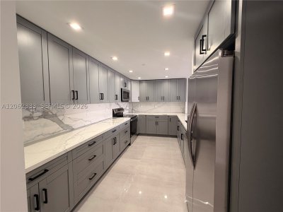 Aluguel de apartamento no Key Colony III Emerald Bay 524