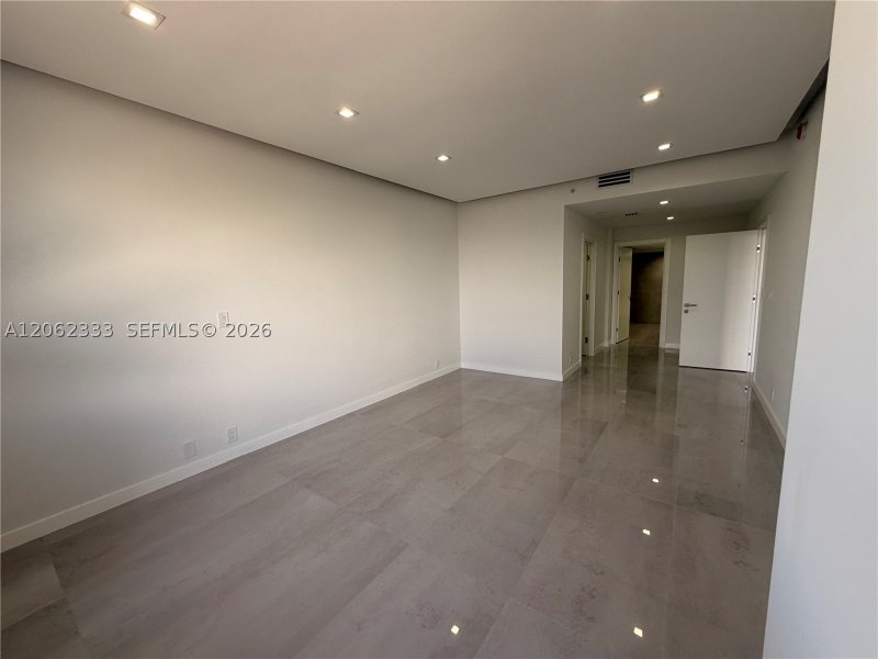 Apartment for rent at Key Colony III Emerald Bay 524