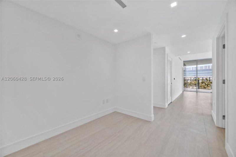 Condo for sale at One Park Tower by Turnberry 306