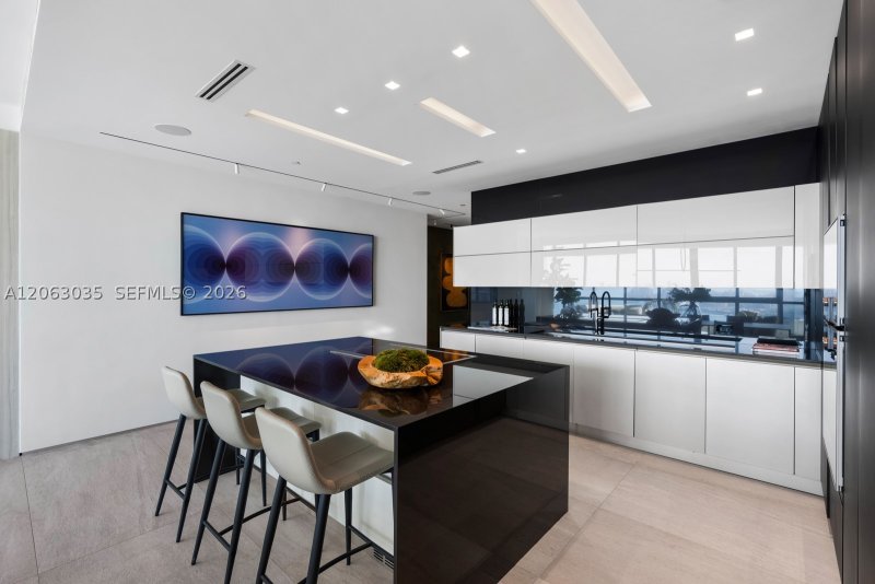 Condo for sale at Continuum I South 1201/1202