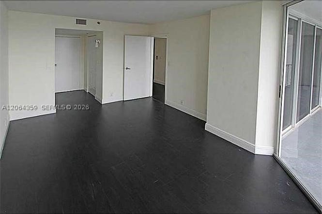 Apartment for rent at Grandview Palace 921