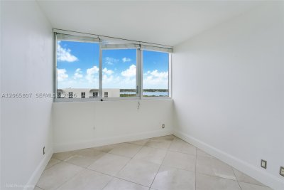 Aluguel de apartamento no Blue Bay Tower 1001