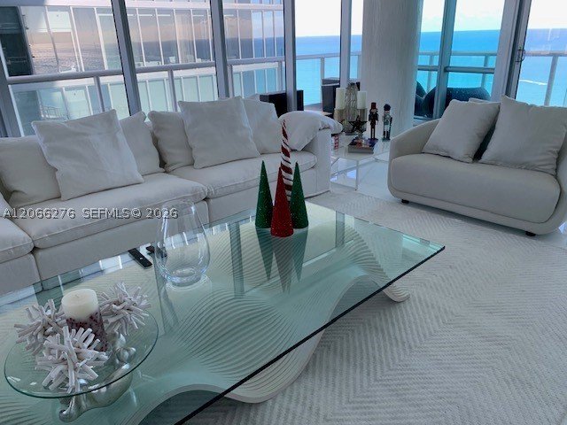 Comprar apartamento en Jade Ocean 2808