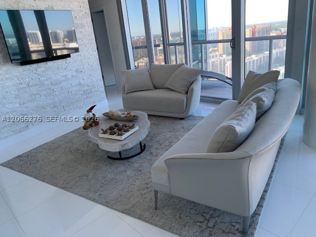 Comprar apartamento en Jade Ocean 2808