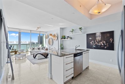 Comprar apartamento no Marina Blue 4203