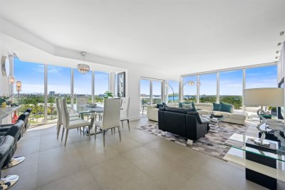 Harbour House Apt #722