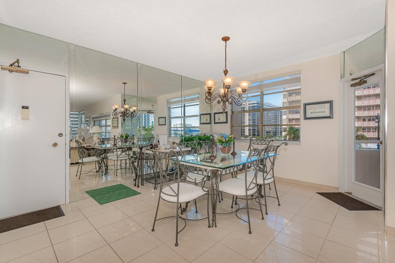 Apartment for rent at The Hemispheres 3P