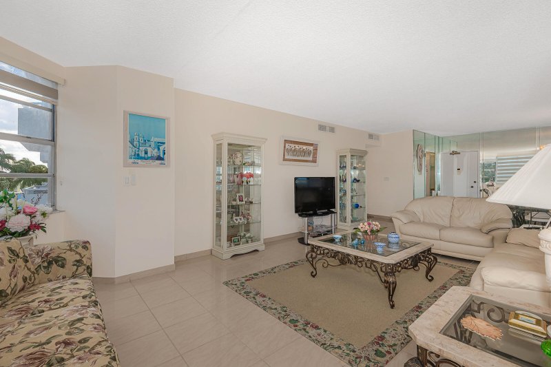 Apartment for rent at The Hemispheres 3P