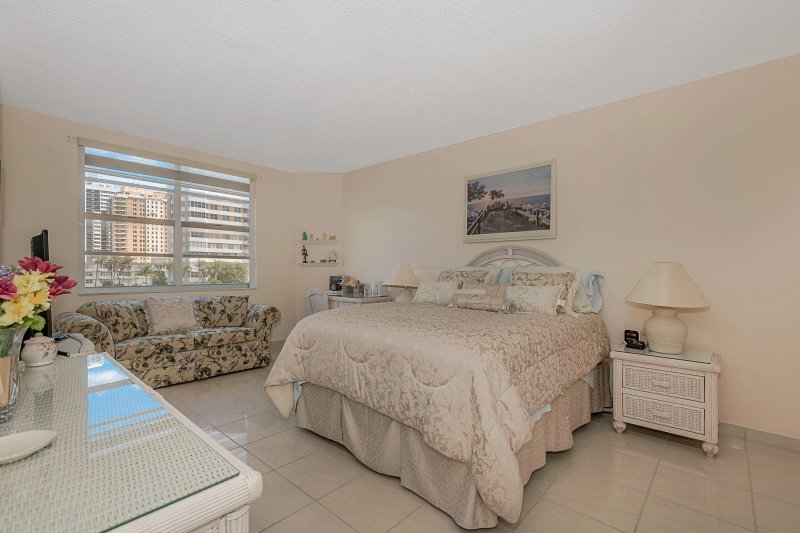 Apartment for rent at The Hemispheres 3P