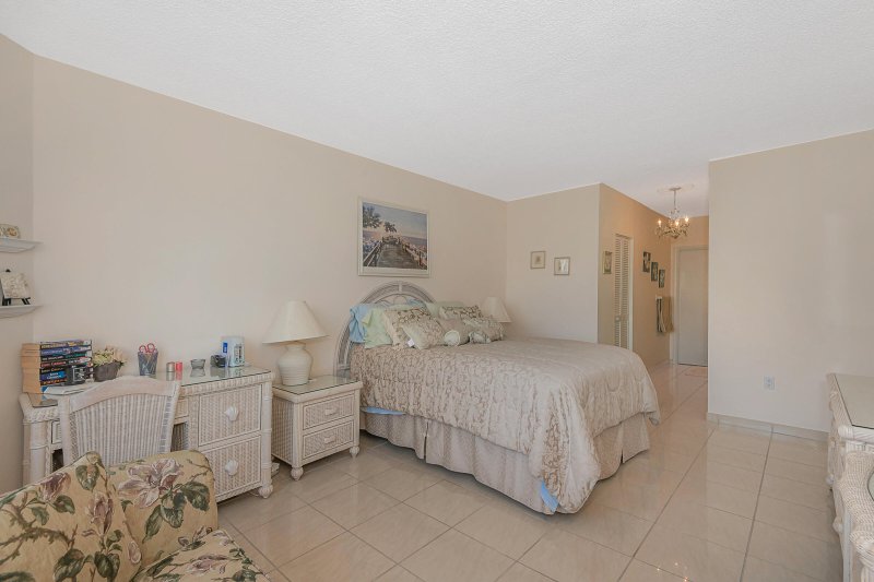Apartment for rent at The Hemispheres 3P