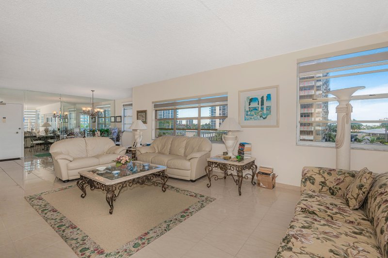 Apartment for rent at The Hemispheres 3P