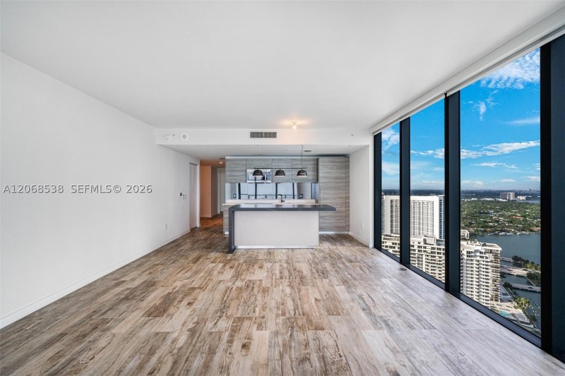 Apartment for rent at Paraiso Bay Miami 4407