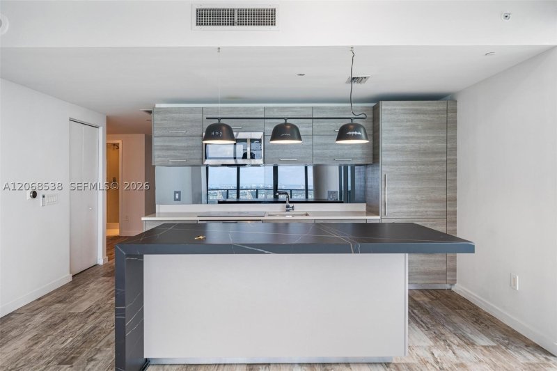 Apartment for rent at Paraiso Bay Miami 4407