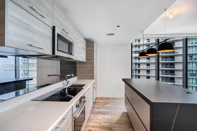 Apartment for rent at Paraiso Bay Miami 4407