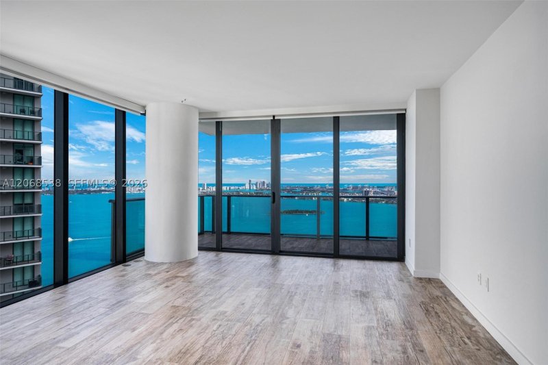 Apartment for rent at Paraiso Bay Miami 4407