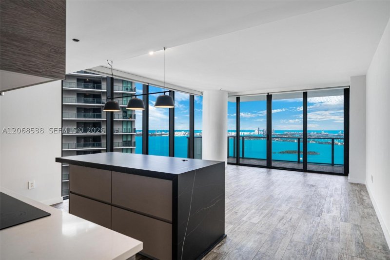 Apartment for rent at Paraiso Bay Miami 4407