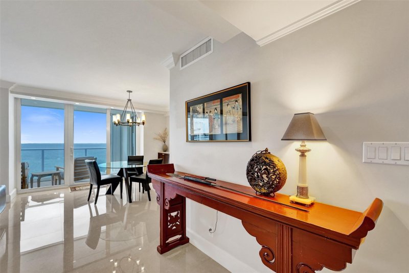 Condo for sale at Plaza East PHB