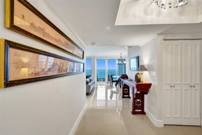 Comprar apartamento en Plaza East PHB